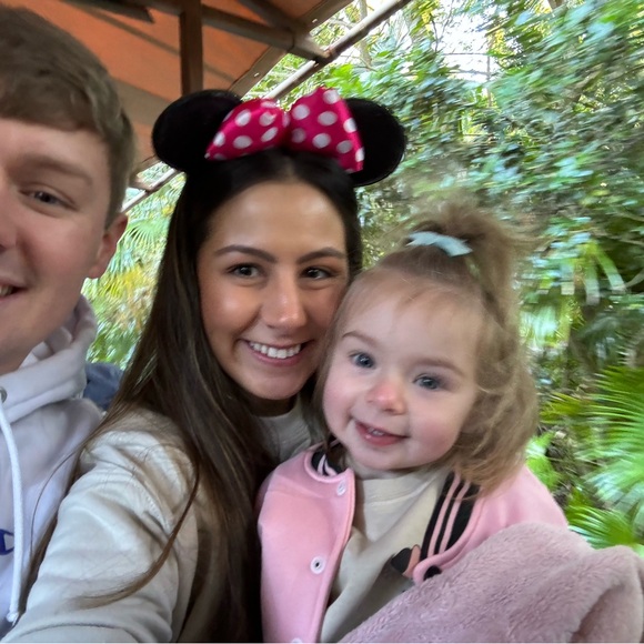 Meet your Posher, Kristen - Picture 1 of 1